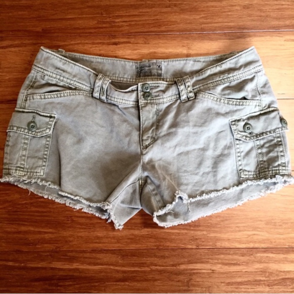 2011 AEO Army Green Cargo Short